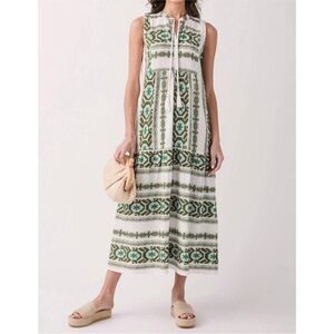 ELAN sleeveless maxi dress in green and white with pockets! Size Large GUC